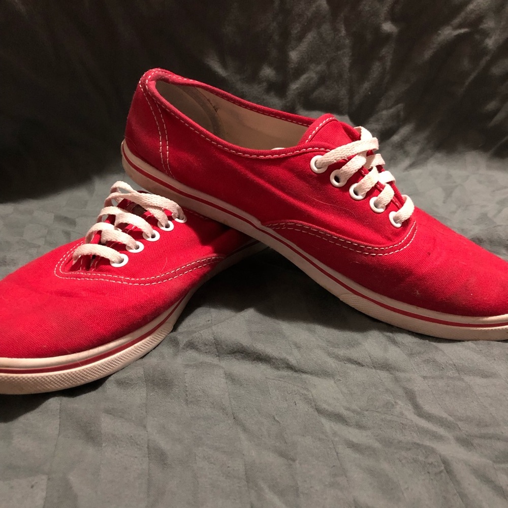 Red low pro unisex vans
